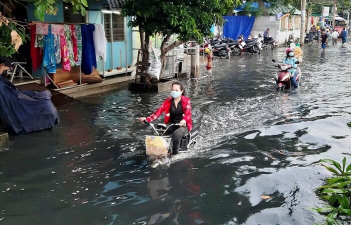 Nằm mơ thấy lội nước